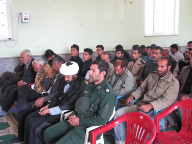 نشست سیاسی بصیرتی فرماندهان،رزمندگان و مدیران بسیج در نماز خانه ناحیه برگزار شد