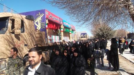 حضور چند هزار نفری  مردم شهید پرور خرم بید در  تشییع کاروان شاهدان بصیر+تصاویر