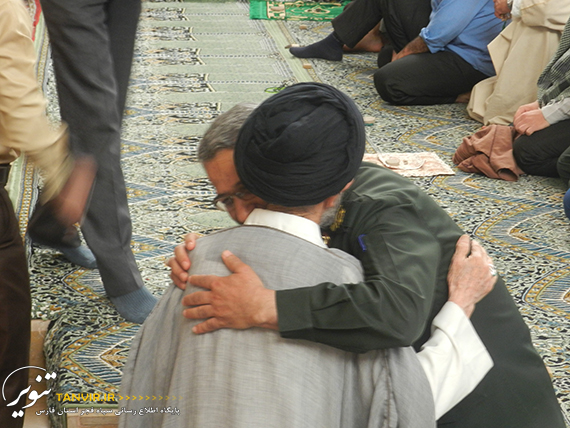 سردار غیب پرور و سردار یکتا در جمع معتکفین مسجد شهدا+ عکس