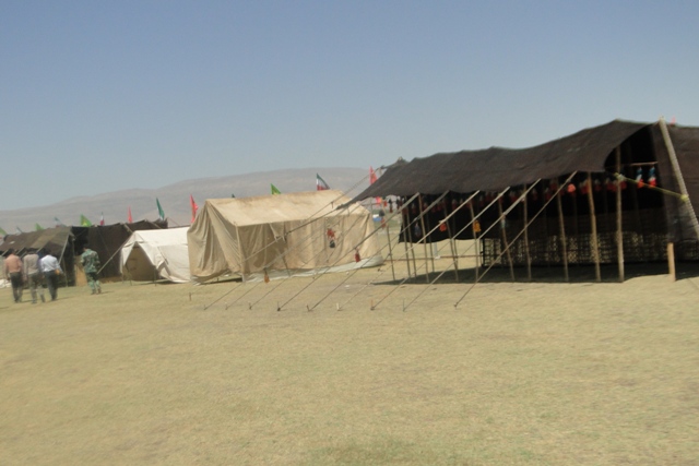 آماده سازی مکان بیمارستان صحرایی توسط سپاه عشایر فارس +تصاویر