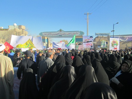 گزارش تصویری از حضور گسترده و پر شور بسیجیان پایگاههای مقاومت بسیج خواهران تابعه سپاه ناحیه احمدبن موسی(ع) در مراسم راهپیمایی یوم الله 9دی(سال95)