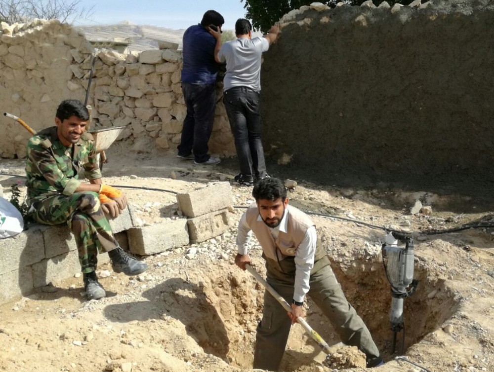تصاویر: اردوی جهادی کارکنان سپاه خنج در روستای جهره