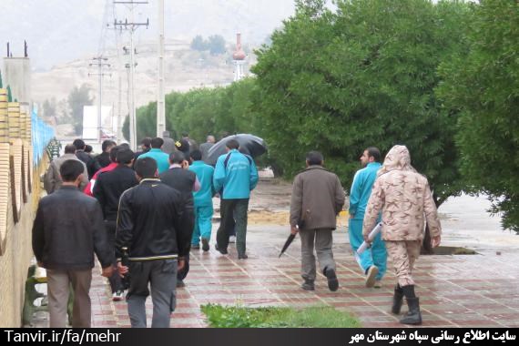 پیاده روی کارکنان و مسئولین ادارات شهرستان مهر به مناسبت دهه فجر