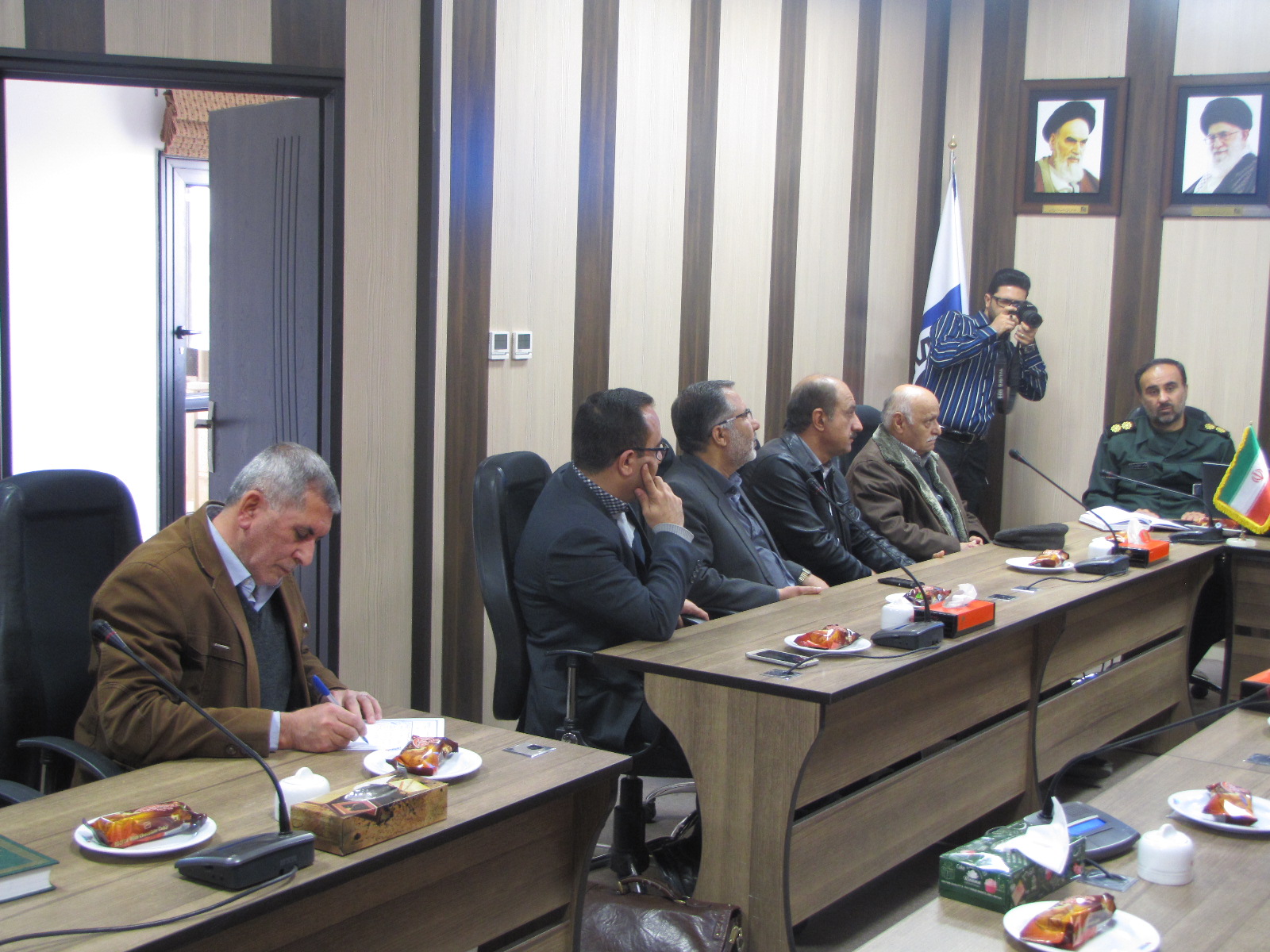 جلسه شورای امربه معروف ونهی ازمنکر اتاق اصناف و مجتمع های تجاری شیراز