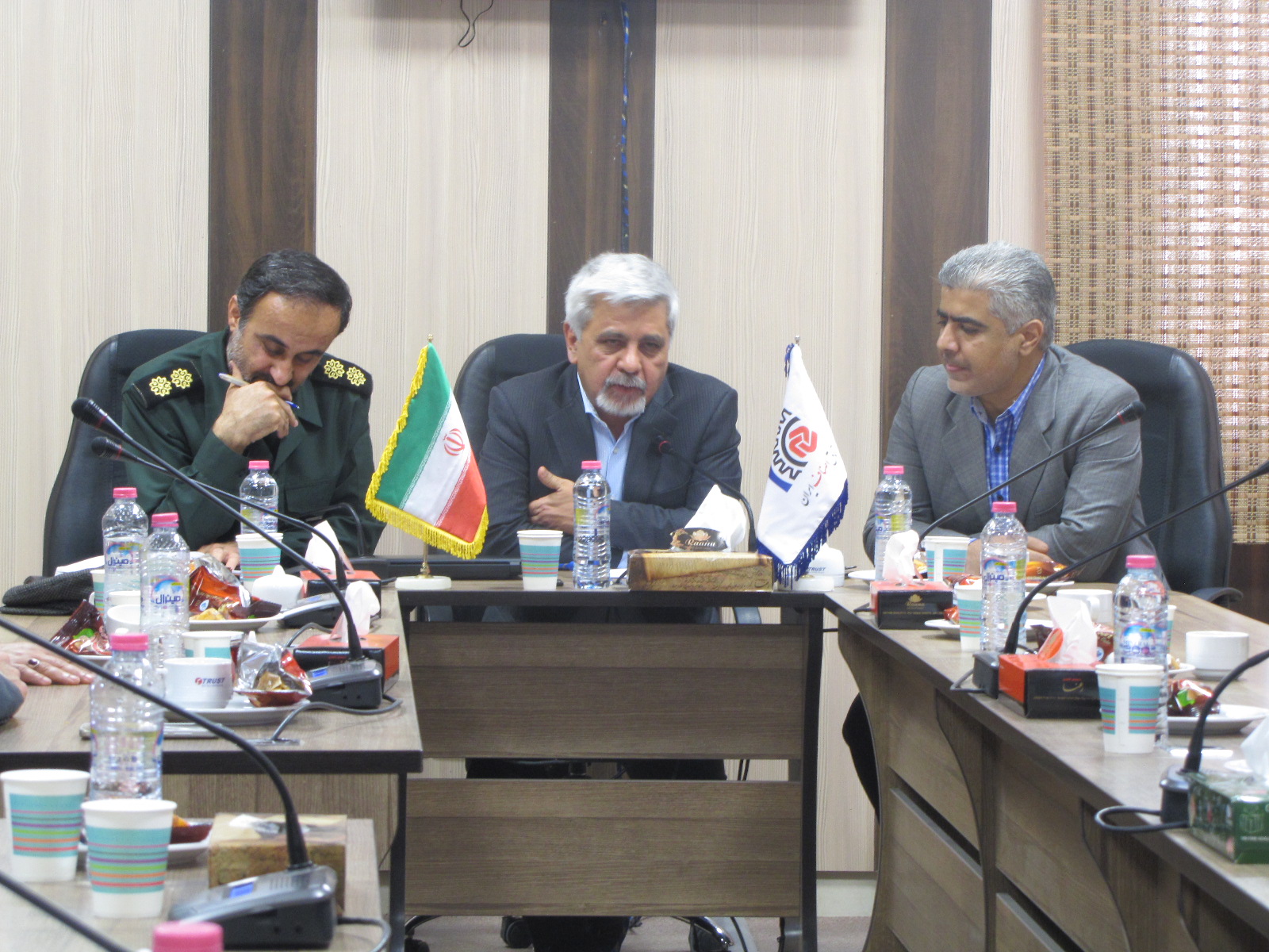 جلسه شورای امربه معروف ونهی ازمنکر اتاق اصناف و مجتمع های تجاری شیراز