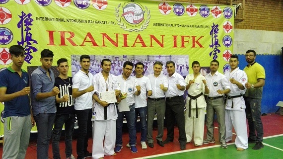 برادر بسیجی امیر عباس شیخایی از اتحادیه صنف خرازان مدال طلای مسابقات کیوکوشین کشور را کسب کرد.