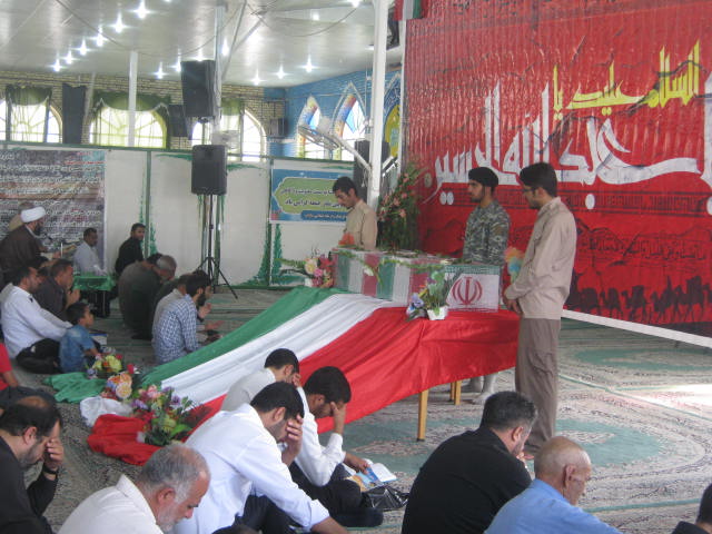 برگزاری دعای عرفه در جوار شهید گمنام