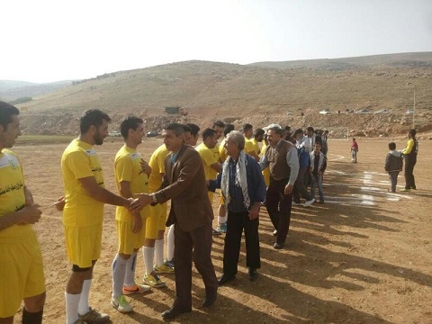جام فوتبال شهیدسلمانپور در داریون برگزار گردید.
