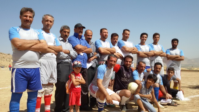 جام فوتبال شهیدسلمانپور در داریون برگزار گردید.