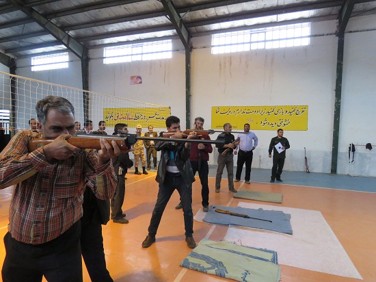 برگزاری مسابقات تیر اندازی با تفنگ بادی توسط بسیج ادارات