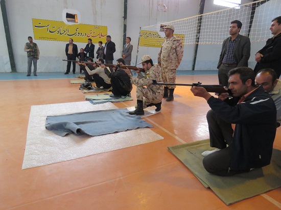 برگزاری مسابقات تیر اندازی با تفنگ بادی توسط بسیج ادارات