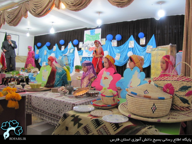 برپایی بازارچه خود اکتفایی در دبستان قرآنی مبین ‏