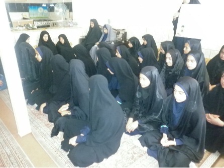 داش آموزان دبیرستان استقلال کوهنجان در مزار شهید آزاد خوشنود حضور یافتند