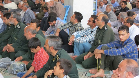 حضور کارکنان سپاه ناحیه فسا در نماز جمعه عبادی سیاسی به روایت تصویر