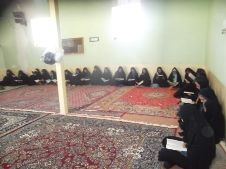 محفل انس با قرآن کریم در پایگاههای مقاومت بسیج خواهران برگزار شد