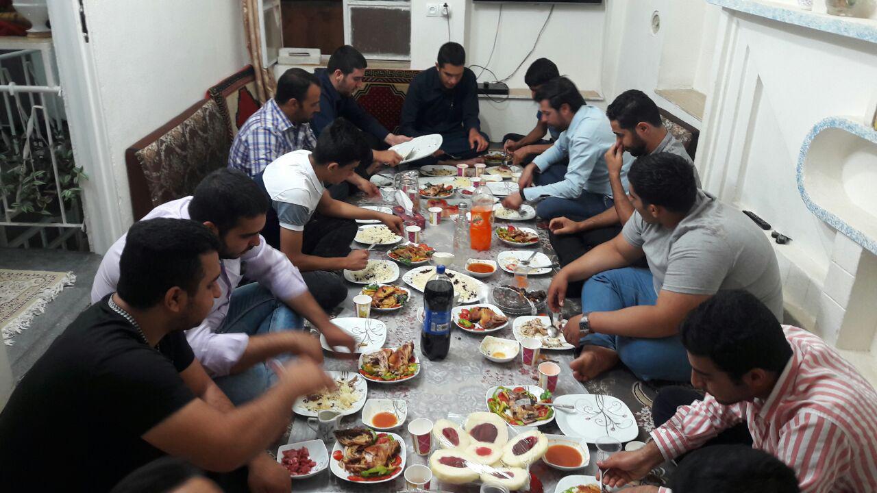مراسم ضیافت افطاری ساده و صمیمی شورای پایگاه مقاومت شهید ذاکری