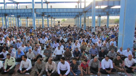نماز با شکوه عید سعید فطر در سروستان اقامه شد