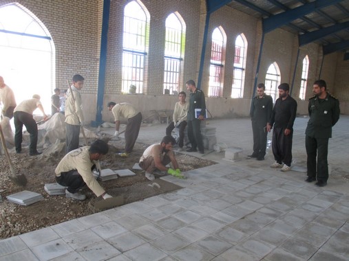 اتمام کار کاشی کاری حسینیه روستای هکوان