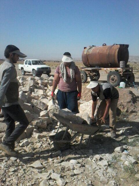 ایجاد سد سنگی در روستای سده یکی از روستاهای محروم شهرستان فسا