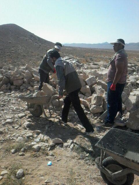 ایجاد سد سنگی در روستای سده یکی از روستاهای محروم شهرستان فسا