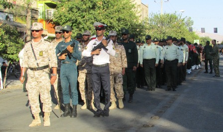 رژه اقتدار نیروی های نظامی و انتظامی مستقر در سروستان