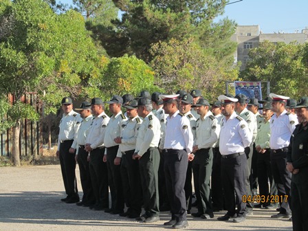 صبحگاه مشترک نیروهای نظامی و انتظامی در ناحیه خرم بید برگزار شد