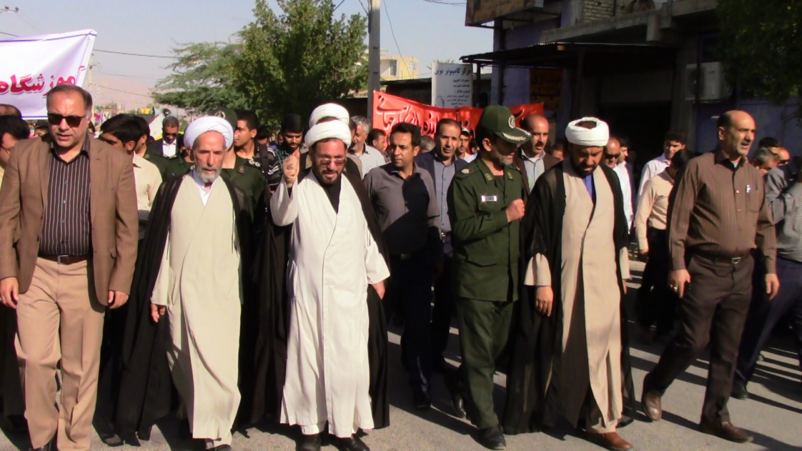 مراسم پرشور راهپیمایی 13 آبان در شهرستان زرین دشت