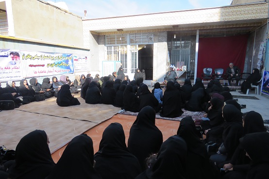 برگزاری نشست روشنگری در اولین روز از هفته بسیج + تصاویر