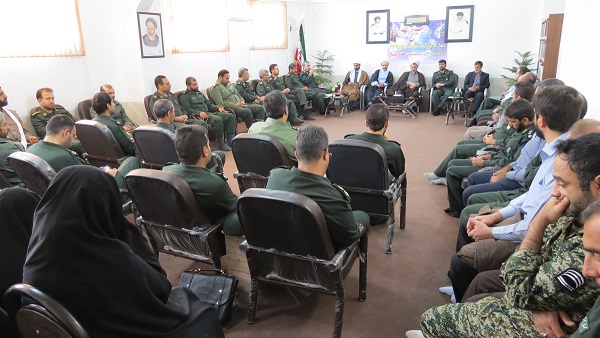 گزارش تصویری دیدار با امام جمعه شهرستان توسط کارکنان سپاه ناحیه فساهمراه با فایل صوتی