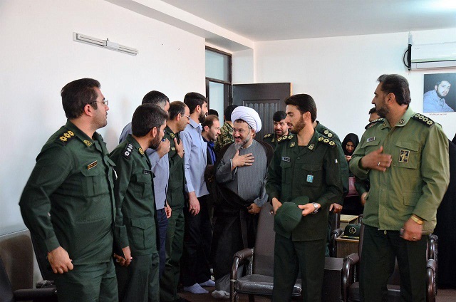 گزارش تصویری دیدار با امام جمعه شهرستان توسط کارکنان سپاه ناحیه فساهمراه با فایل صوتی