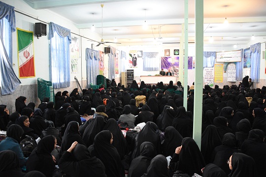 ۳۶۰ دانش‌آموز دختر شهرستان فسا در قالب کاروان راهیان نور عازم کربلای ایران شدند.