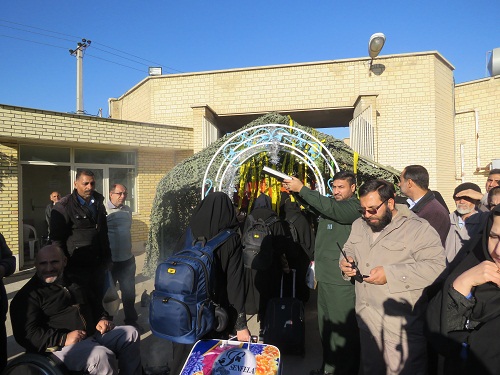 دانش‌آموزان دختر شیراز ناحیه 4 در قالب کاروان راهیان نور عازم کربلای ایران شدند