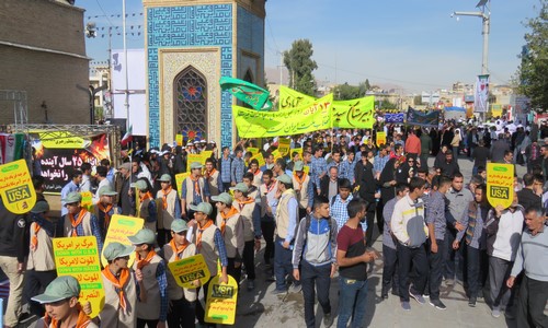 رراهپیمایی با شکوه 13 آبان دانش آموزان حوزه 4 شهید فهمیده  برگزار شد