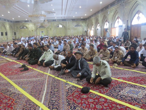 شرکت کارکنان سپاه در نماز جمعه گراش