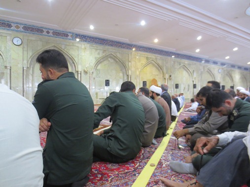 شرکت کارکنان سپاه در نماز جمعه گراش