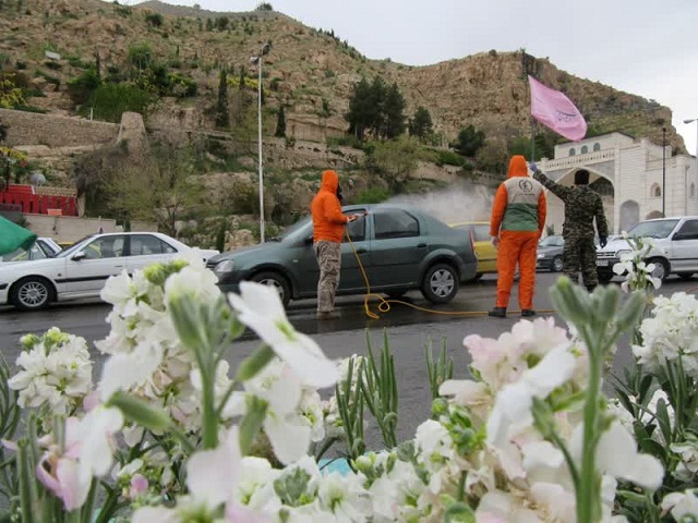 برپایی ایستگاه سلامت و شادی توسط جهادگران بسیجی در دروازه قرآن شیراز