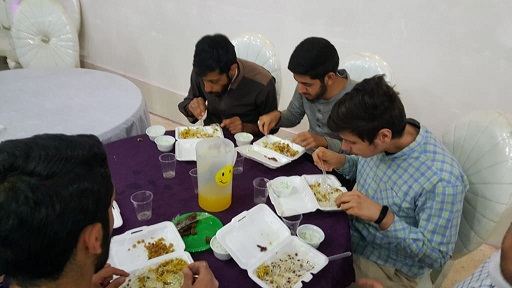 برگزاری جلسه اندیشه ورزی با حضور گروه های جهادی به هماره ضیافت افطار