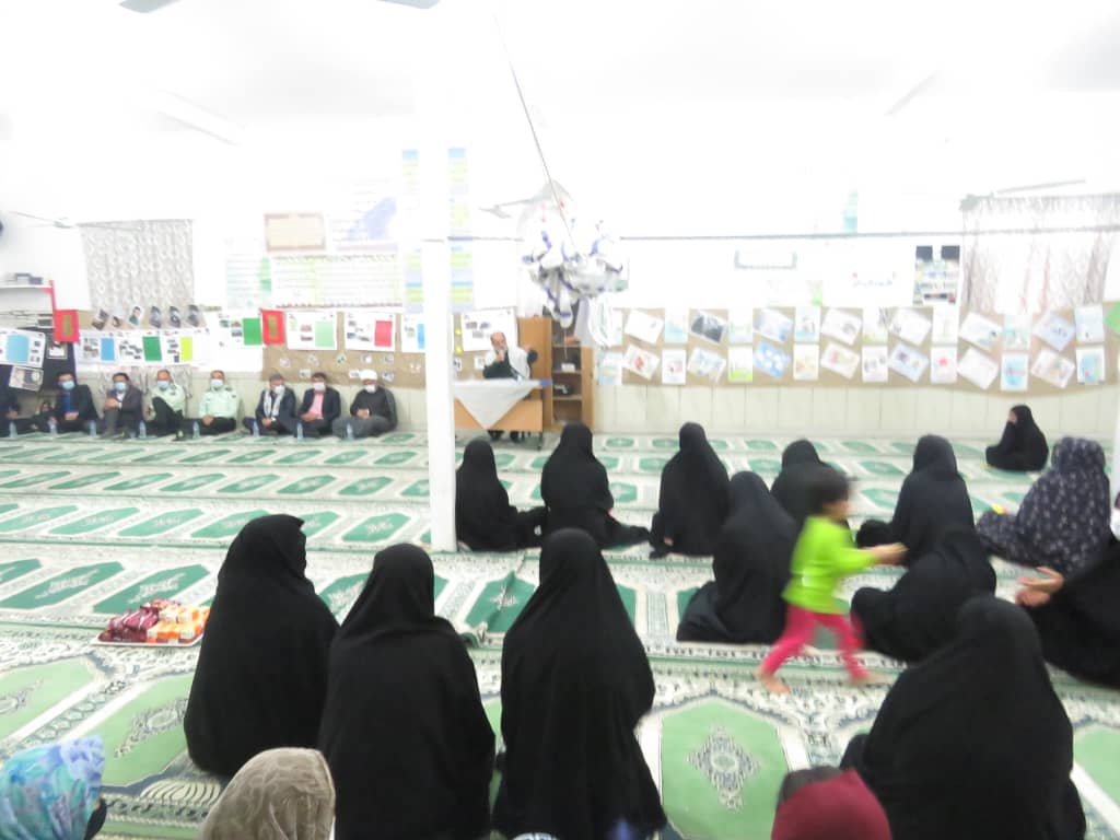 برگزاری میز خدمت جهادی و نمایشگاه هفته دفاع مقدس در روستای جنگویه شهرستان خنج