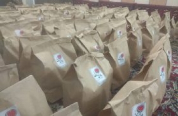 توزیع 1200 بسته ویژه شب یلدا در بین نیازمندان لارستان