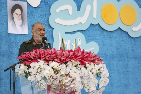انتخابات نبرد سیاسی مردم ایران با دشمنان است