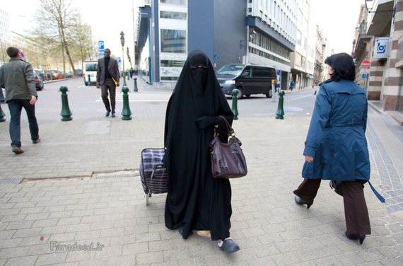  زن مسلمان در یکی از خیابان های بروکسل 