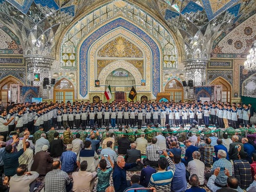 اجرای سرود ۳۱۳ نفری در نمازجمعه مشهد مقدس